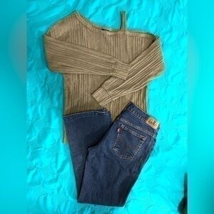 Daytrip The Buckle asymmetrical long sleeve ribbed tee blouse. Olive arm…